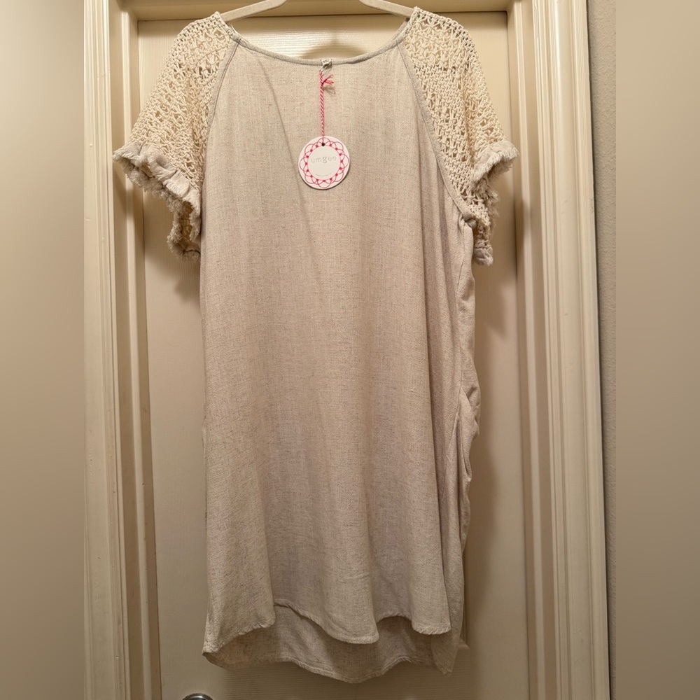 NWT Umgee Cream Dress  with Crochet Sleeves Size Medium